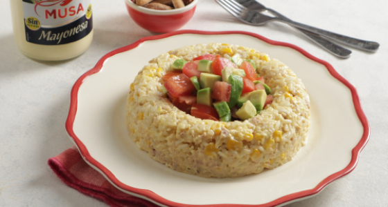 Corona de ensalada de arroz con Mayonesa